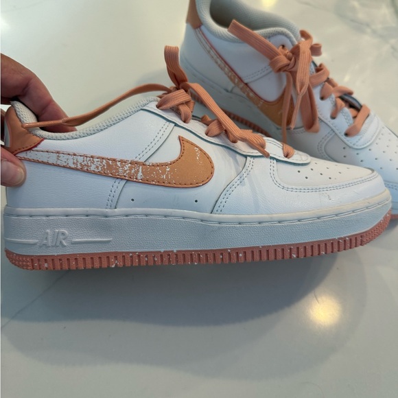 Nike White and Peach Sneakers - Picture 2 of 4